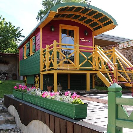 Bed and Breakfast Roulotte La Dominique Romery  Екстер'єр фото