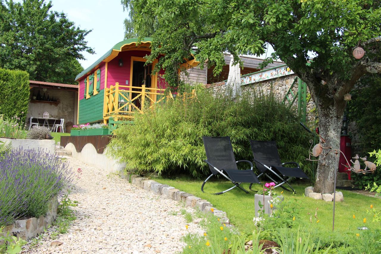 Bed and Breakfast Roulotte La Dominique Romery  Екстер'єр фото